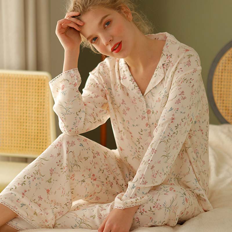 Daisy-Flowered Pajama Set