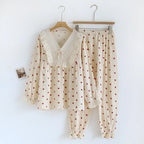 Conjunto elegante con dulces detalles de encaje