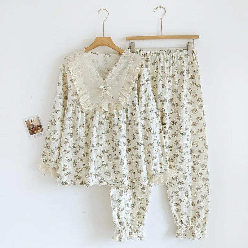 Conjunto elegante con dulces detalles de encaje