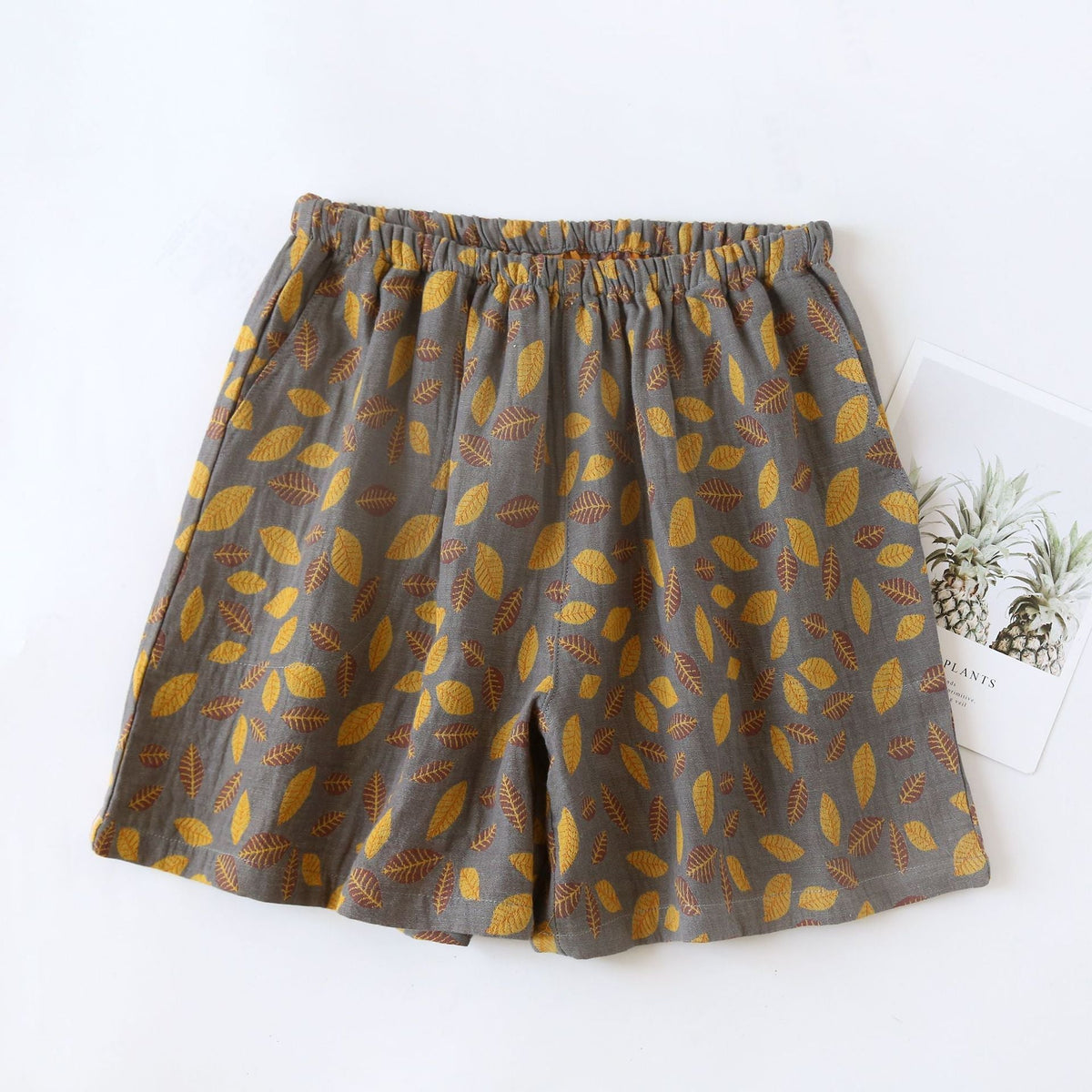 Shorts de pijama con estampado floral y de hojas